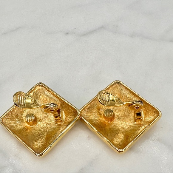 Vintage Monet Clip-On Earrings 1980s Signed Cream Enamel and Gold-tone Geometric - Picture 4 of 8